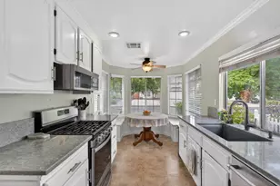 5609 Laguna Quail Way, Elk Grove, CA 95758 - Photo 9