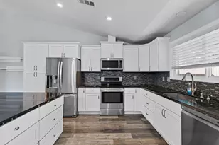 8605 Zircon Crest Ct, Elk Grove, CA 95624 - Photo 7