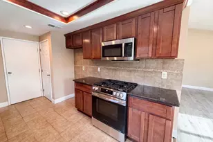 8232 Moorhaven Way, Sacramento, CA 95828 - Photo 9