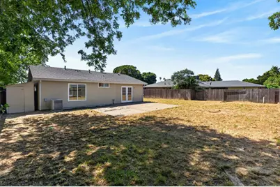 5795 Lerner Way, Sacramento, CA 95823 - Photo 33