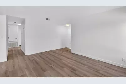 5795 Lerner Way, Sacramento, CA 95823 - Photo 7