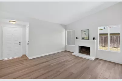 5795 Lerner Way, Sacramento, CA 95823 - Photo 9