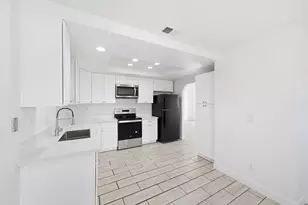 8013 Healy Ct, Sacramento, CA 95828 - Photo 23