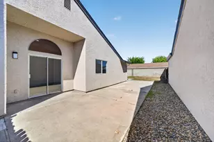 8013 Healy Ct, Sacramento, CA 95828 - Photo 45