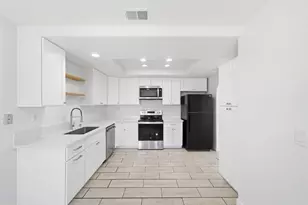 8013 Healy Ct, Sacramento, CA 95828 - Photo 19