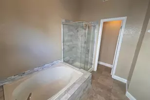 8212 Newbury Park Ct, Sacramento, CA 95828 - Photo 29