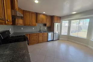 8212 Newbury Park Ct, Sacramento, CA 95828 - Photo 19