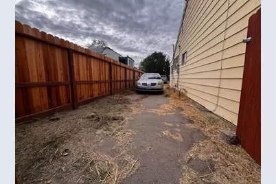 2671 Norwood Avenue, Sacramento, CA 95815 - Photo 9