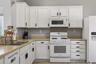 8232 Gold Sierra Ct, Antelope, CA 95843 - Photo 13