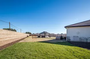8305 Evans Tree Dr, Roseville, CA 95747 - Photo 37