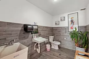 210 S Central Ave, Lodi, CA 95240 - Photo 15