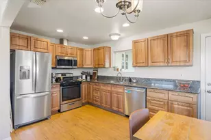 8425 Pearl Way, Citrus Heights, CA 95610 - Photo 11