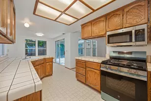 6910 Paseo Del Sol Way, Elk Grove, CA 95758 - Photo 31
