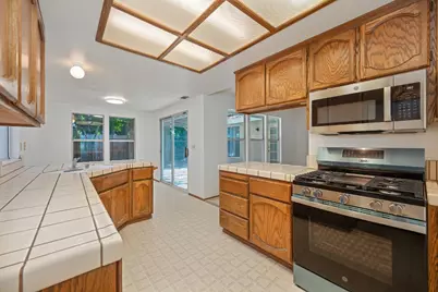 6910 Paseo Del Sol Way, Elk Grove, CA 95758 - Photo 29