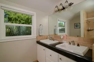 2630 Land Park Dr, Sacramento, CA 95818 - Photo 23