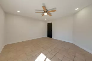 8845 Kelsey Dr, Elk Grove, CA 95624 - Photo 37