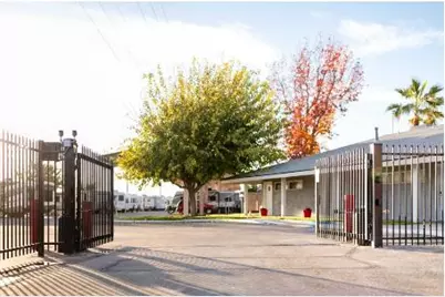 4435 Hughes Lane #6, Bakersfield, CA 93304 - Photo 21