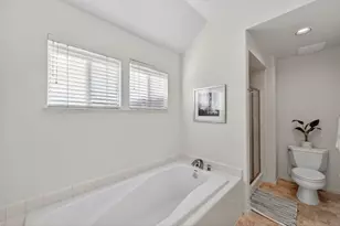 982 S Beach Dr, Sacramento, CA 95831 - Photo 33