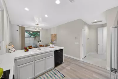 982 South Beach Drive, Sacramento, CA 95831 - Photo 21