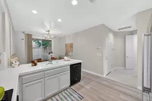 982 S Beach Dr, Sacramento, CA 95831 - Photo 21