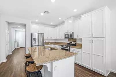 7809 Finnhorse Way, Sacramento, CA 95828 - Photo 9