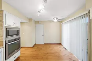 8728 Bluff Ln, Fair Oaks, CA 95628 - Photo 13