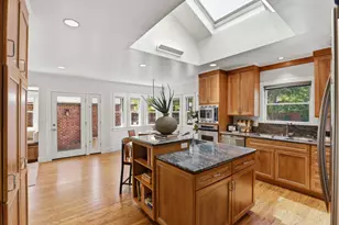 2700 Castro Way, Sacramento, CA 95818 - Photo 7