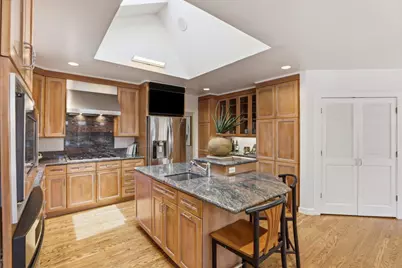 2700 Castro Way, Sacramento, CA 95818 - Photo 9