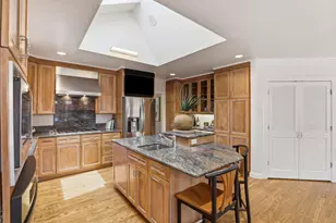 2700 Castro Way, Sacramento, CA 95818 - Photo 9