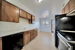 4002 E Dakota Ave, Fresno, CA 93726 - Photo 11
