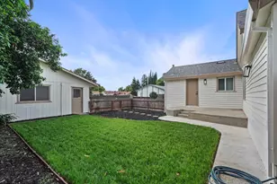 216 McFarland St, Galt, CA 95632 - Photo 27