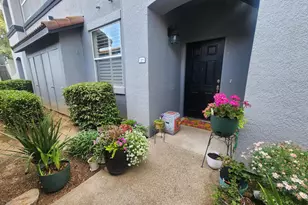 5201 Laguna Oaks Dr, Elk Grove, CA 95758 - Photo 3