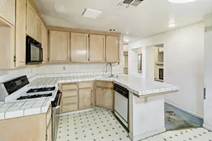 6871 Carnation Ave, Sacramento, CA 95822 - Photo 21