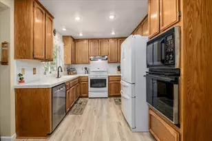 2806 Woodleigh Ln, Cameron Park, CA 95682 - Photo 11