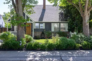 855 35th St, Sacramento, CA 95816 - Photo 1