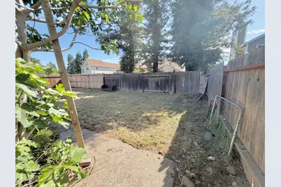 8159 Derbyshire Circle, Sacramento, CA 95828 - Photo 3