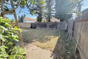 8159 Derbyshire Cir, Sacramento, CA 95828 - Photo 3