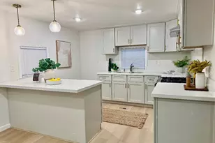 Bonanza, Sacramento, CA 95842 - Photo 5