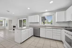 27 Blue Fern Ct, Sacramento, CA 95833 - Photo 17