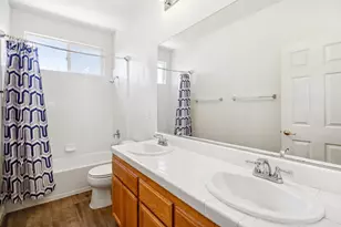 9465 Mainline Dr, Elk Grove, CA 95624 - Photo 33