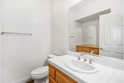 9465 Mainline Drive, Elk Grove, CA 95624 - Photo 35
