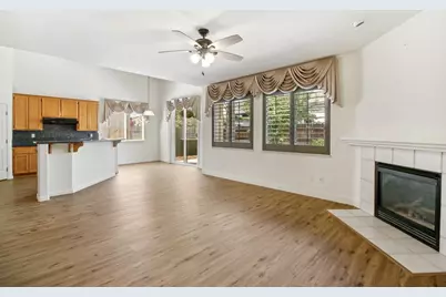 9465 Mainline Drive, Elk Grove, CA 95624 - Photo 11