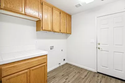 9465 Mainline Drive, Elk Grove, CA 95624 - Photo 37