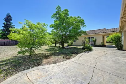 8001 Stallion Way, Sacramento, CA 95830 - Photo 57