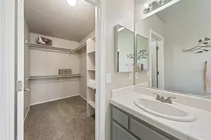 9331 Lakepoint Dr, Elk Grove, CA 95758 - Photo 43