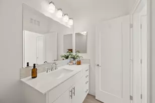 1712 20th St, Sacramento, CA 95811 - Photo 31