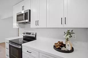 1760 Valparaiso Dr, Turlock, CA 95382 - Photo 9