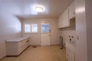 326 W Banbury Dr, Stockton, CA 95207 - Photo 17