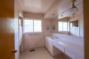326 W Banbury Dr, Stockton, CA 95207 - Photo 23