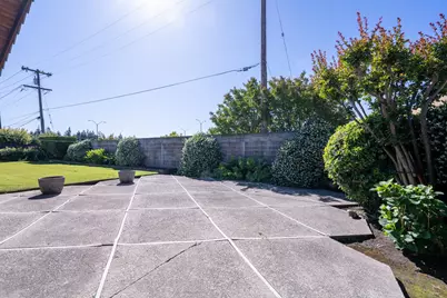 326 W Banbury Drive, Stockton, CA 95207 - Photo 7